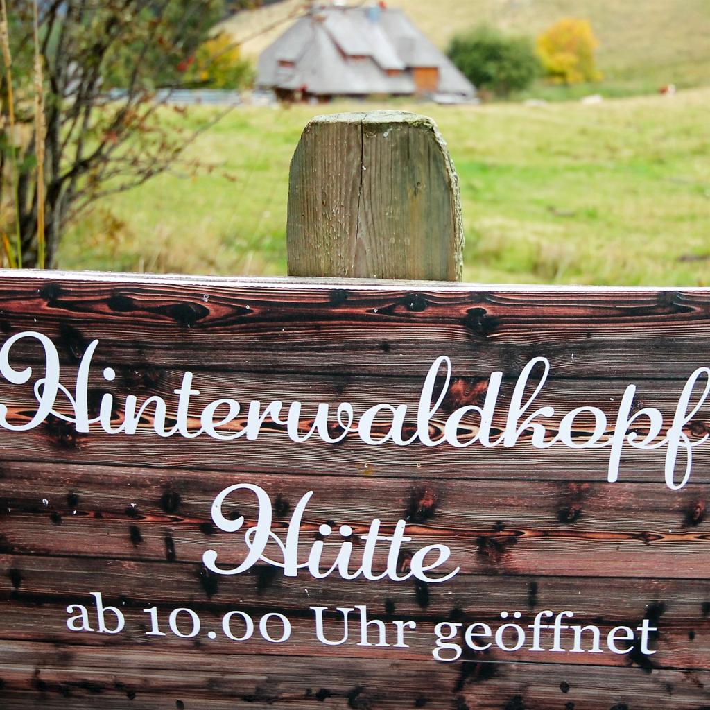 Holzschild mit Aufschrift