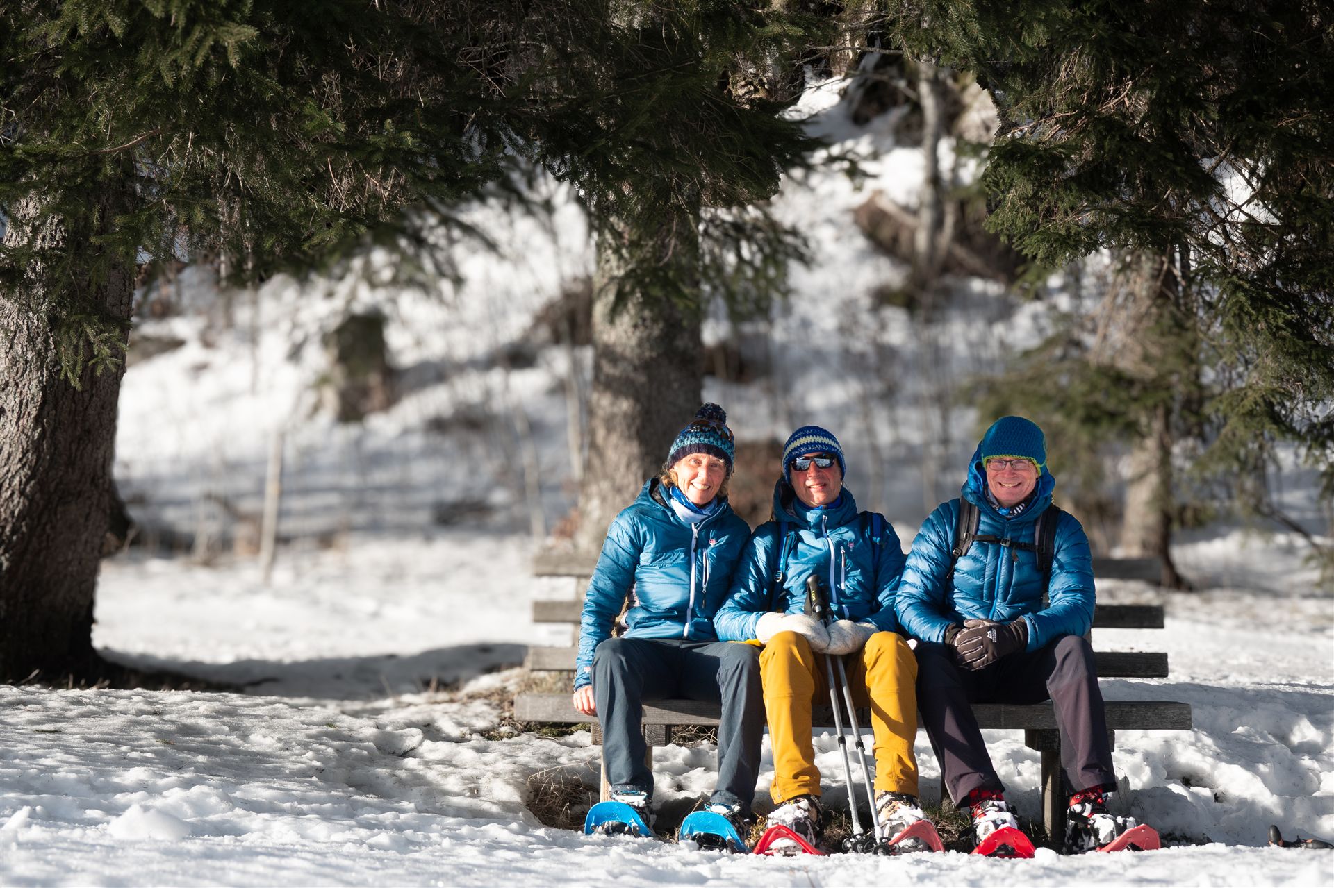 Schneeschuhwanderer beim Pausieren