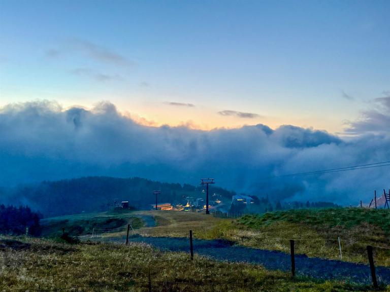 Sonnenaufgang am Feldberg mit Nebel
